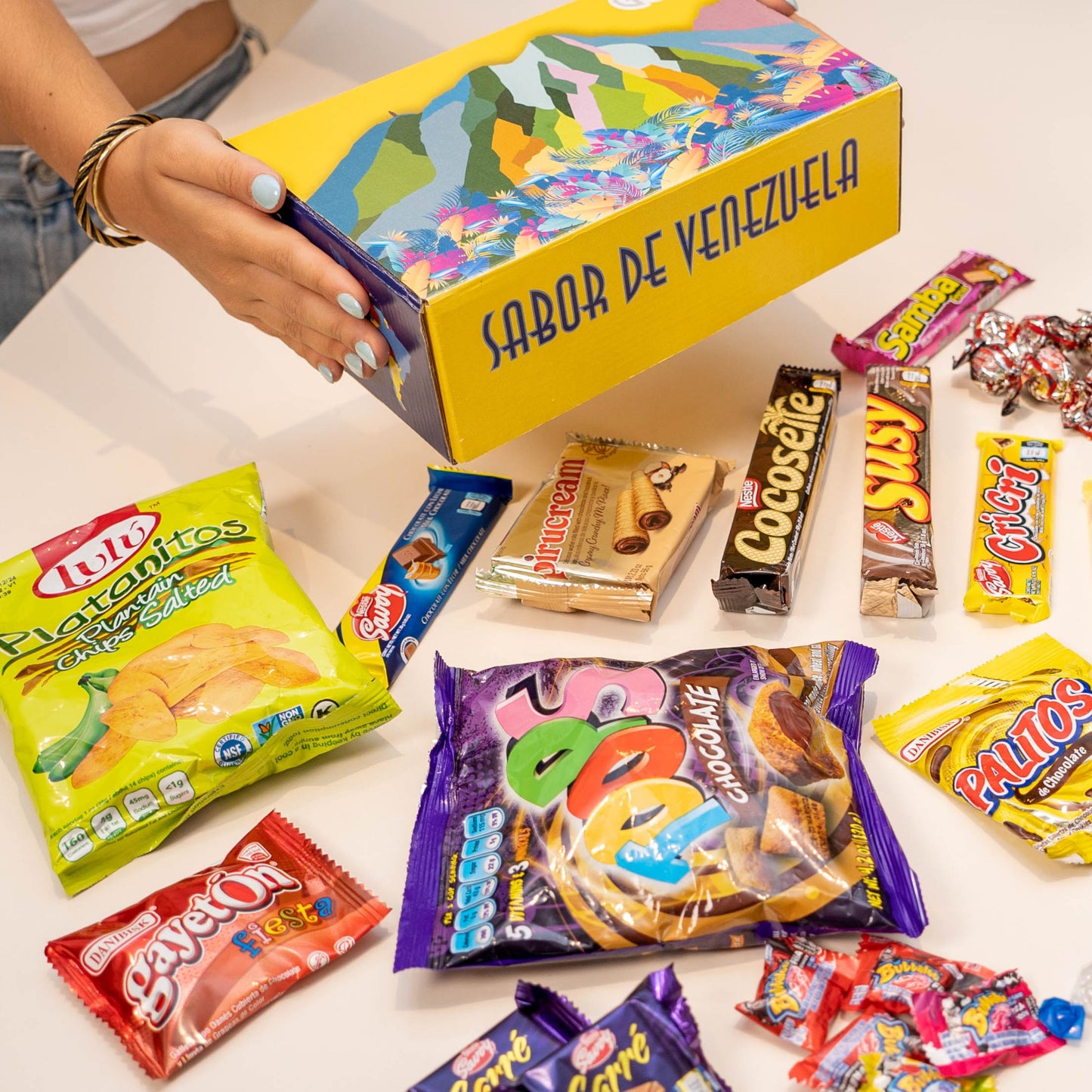 Venezuelan candy variety box Latin Sabor 30 units – assorted sweets for gifting – USA