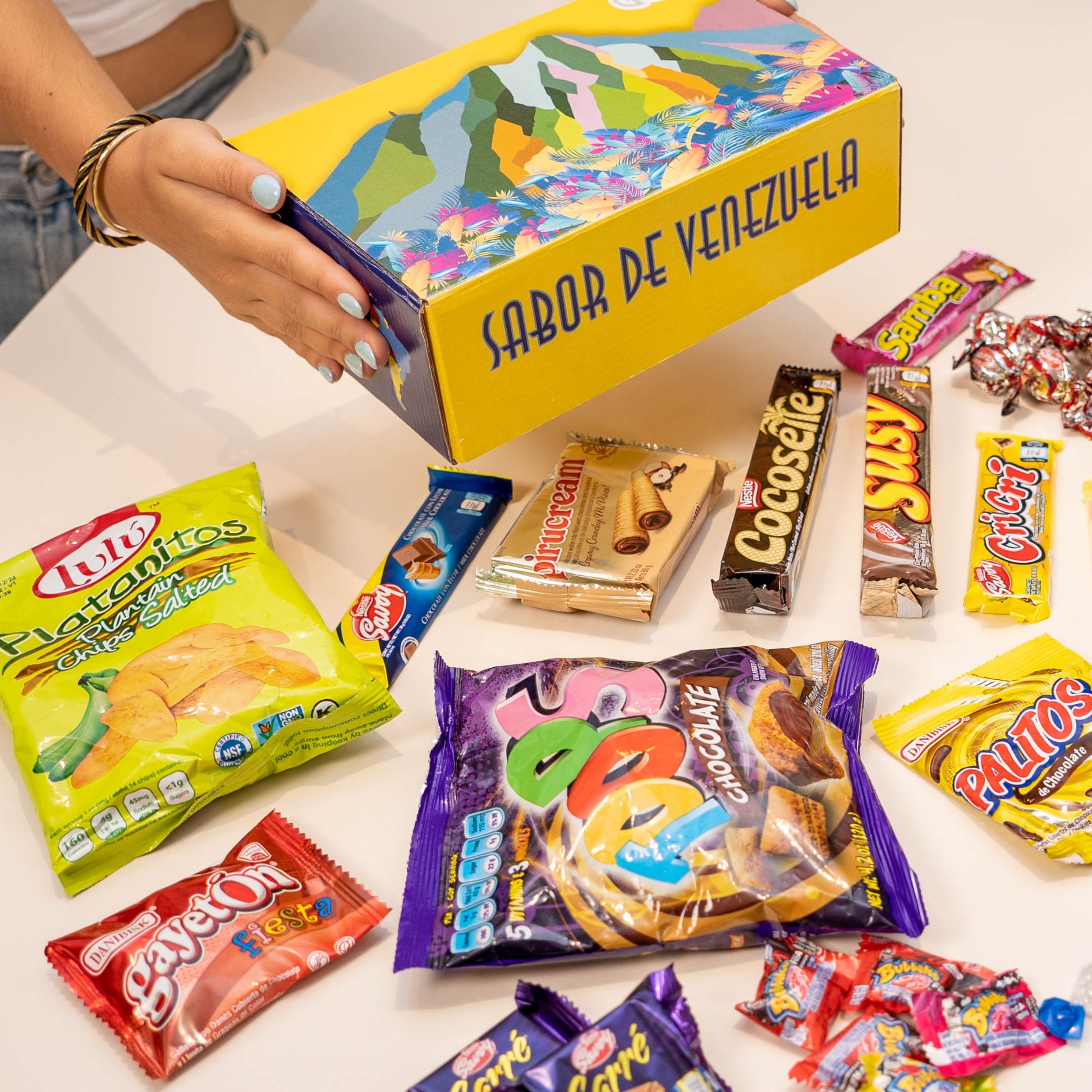 Venezuelan candy variety box Latin Sabor 30 units – assorted sweets for gifting – USA