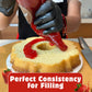 Jeynuuss strawberry filling aplicado sobre bundt cake; consistencia perfecta para rellenar y decorar postres; bolsa de 2 lb.